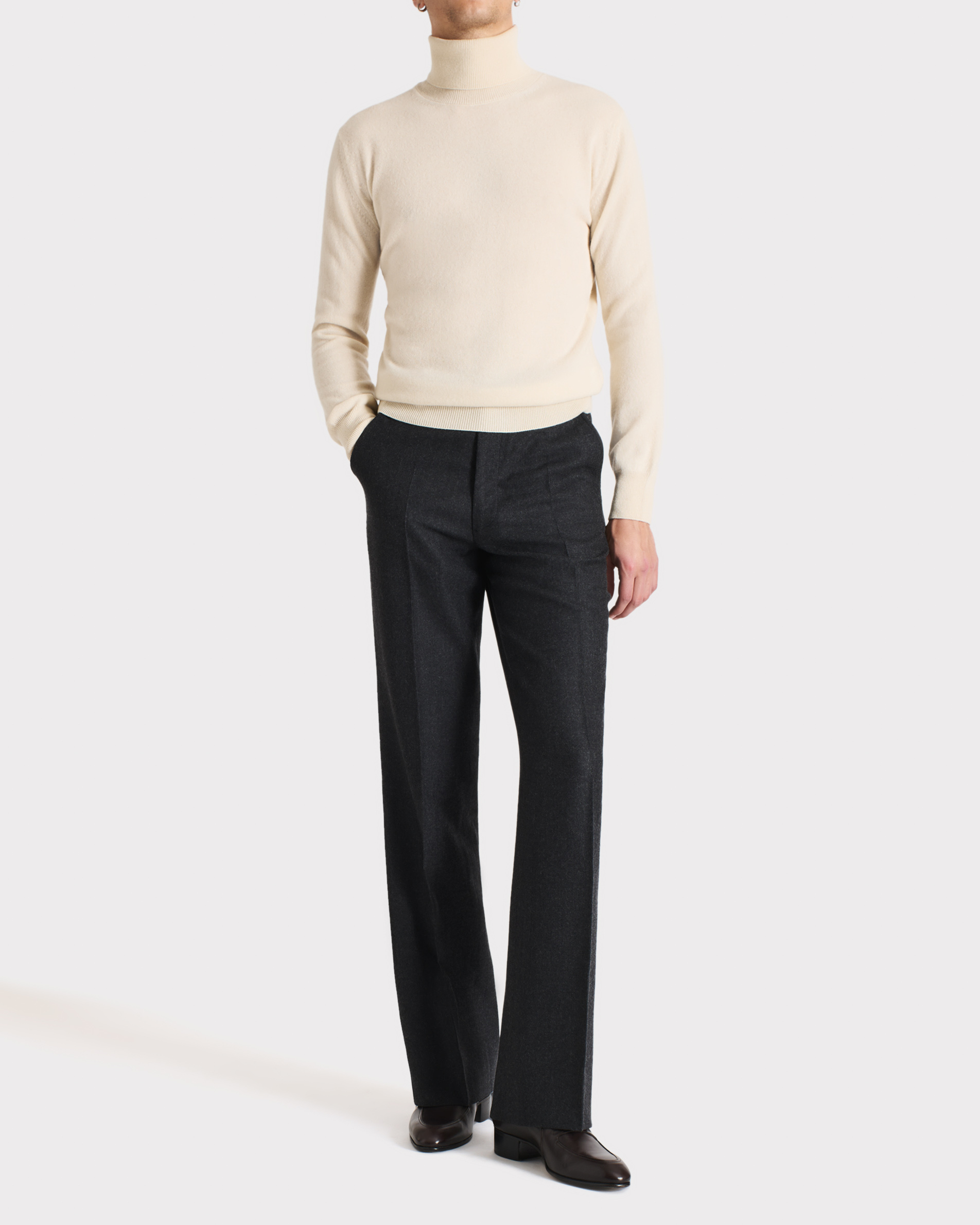 019_TURTLENECK SWEATER IN CASHMERE - CREAM_1_0666