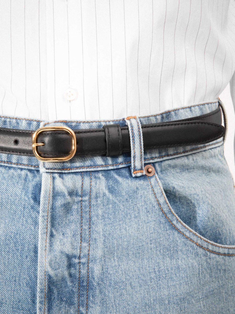 CEINTURE-FINE-EN-CUIR-DE-VEAU-NAPPA-NOIRE