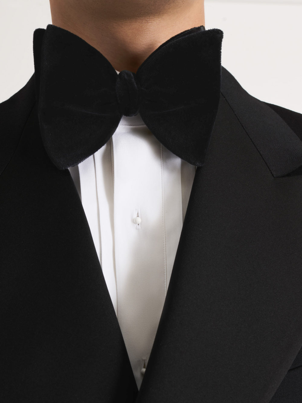 BOW-TIE-IN-COTTON-&-SILK-VELVET---BLACK_1_1518