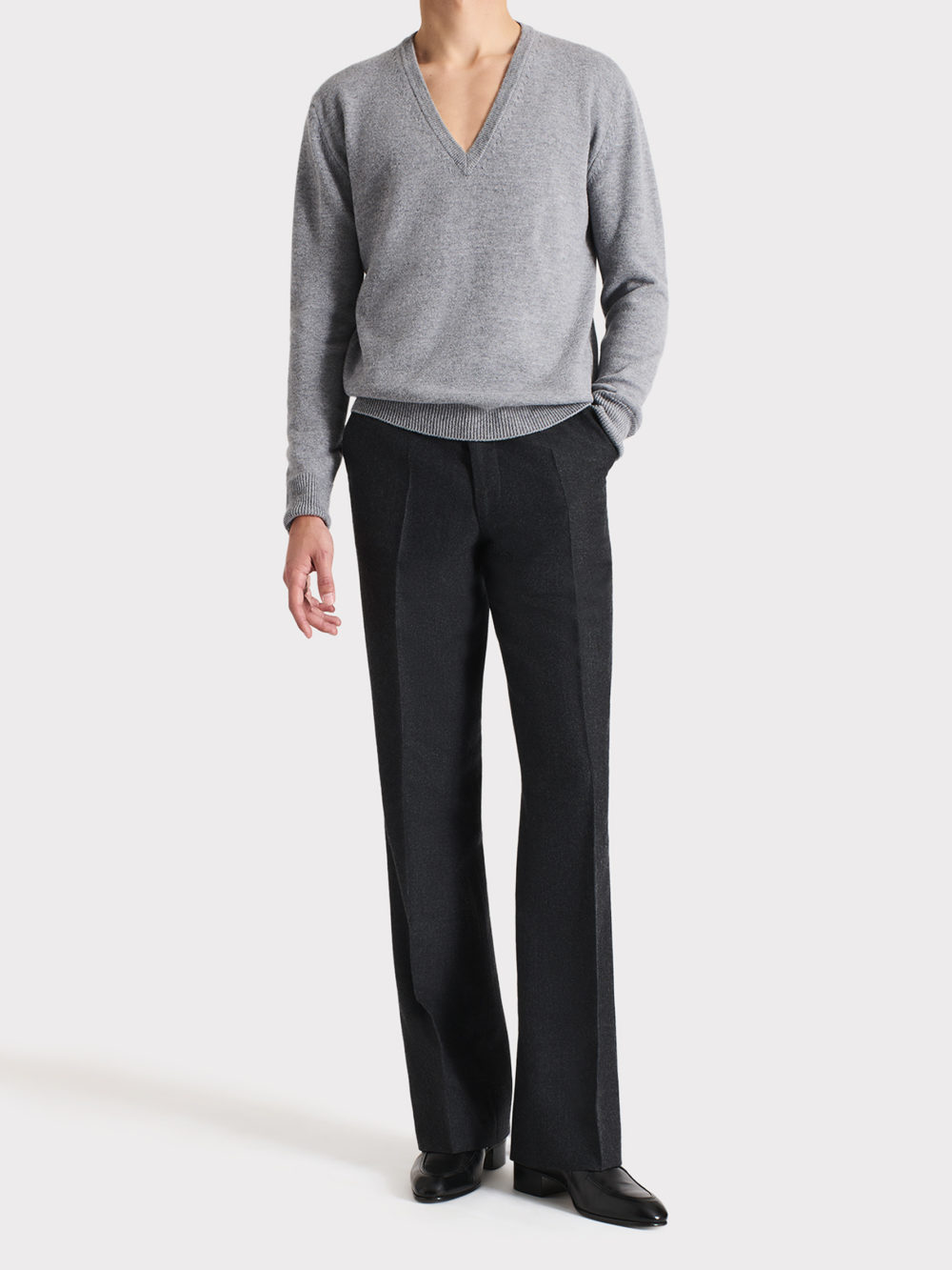 018_V-NECK SWEATER IN MERINO WOOL - GREY_1_0636