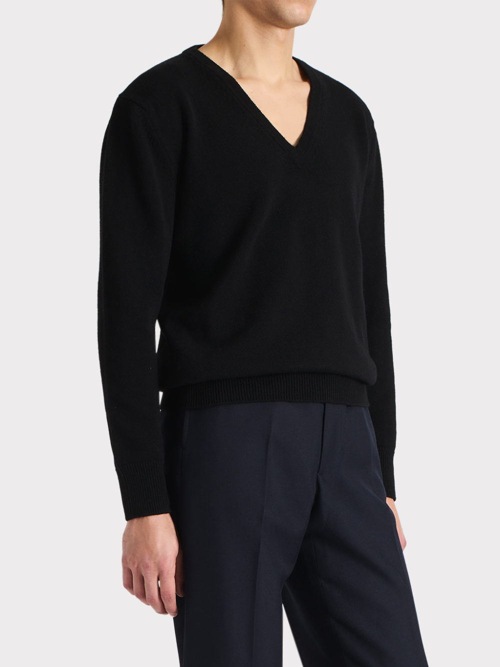 030_V-NECK SWEATER IN MERINO WOOL - BLACK_1_0996